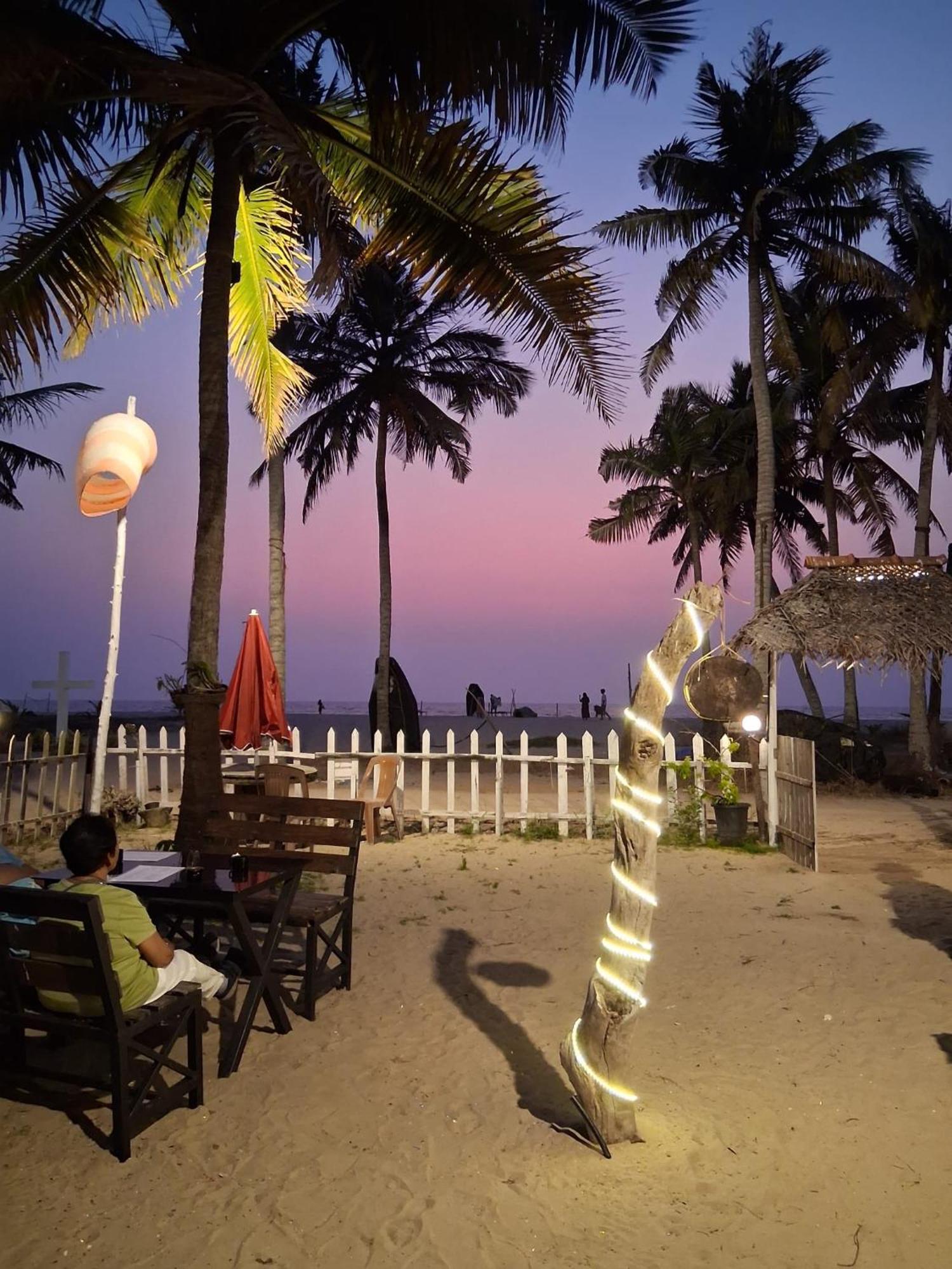 Shoreline Marari Beach Villa At Golden Beach Mararikulam Alappuzha Dış mekan fotoğraf